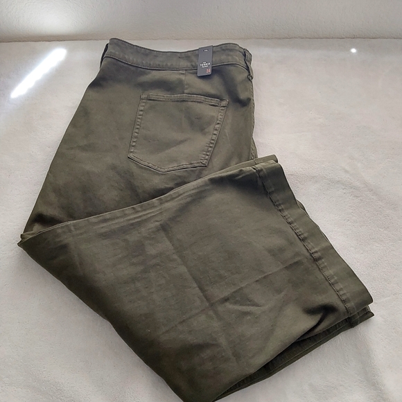 Torrid Crop Wide Leg Stretch Twill High Rise Patch Pocket Pant - Picture 4 of 13